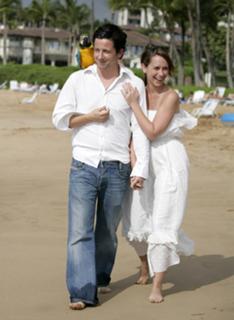 Jennifer Love Hewitt feet photo thumbnail
