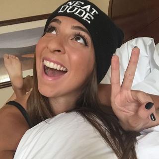 Gabbie Hanna feet photo thumbnail