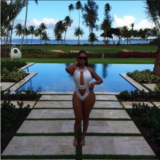 La La Anthony feet photo thumbnail