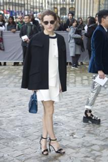Riley Keough feet photo thumbnail