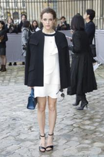 Riley Keough feet photo thumbnail