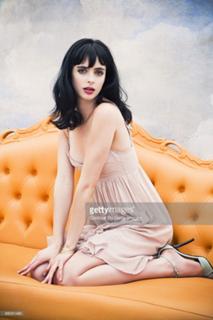 Krysten Ritter feet photo thumbnail