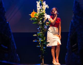 Lana Del Rey feet photo thumbnail