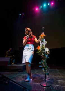 Lana Del Rey feet photo thumbnail