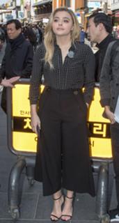 Chloë Grace Moretz feet photo thumbnail