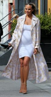 Chrissy Teigen feet photo thumbnail