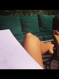 Kimberley Garner feet photo thumbnail