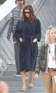 Alexandra Daddario feet photo thumbnail