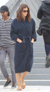 Alexandra Daddario feet photo thumbnail