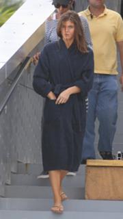 Alexandra Daddario feet photo thumbnail