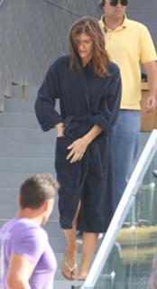 Alexandra Daddario feet photo thumbnail