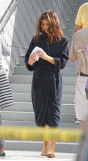 Alexandra Daddario feet photo thumbnail