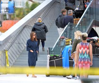 Alexandra Daddario feet photo thumbnail