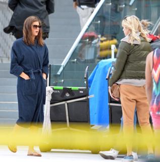 Alexandra Daddario feet photo thumbnail