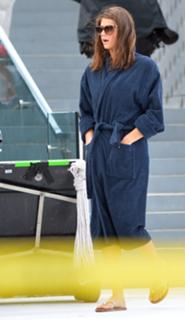 Alexandra Daddario feet photo thumbnail