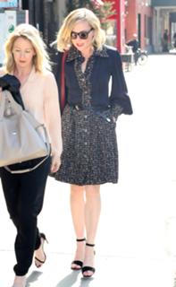 Kirsten Dunst feet photo thumbnail
