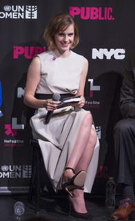Emma Watson feet photo thumbnail