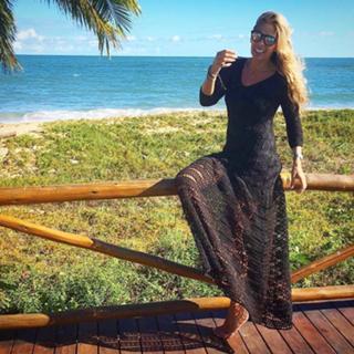 Adriane Galisteu feet photo thumbnail