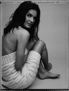Angie Harmon feet photo thumbnail