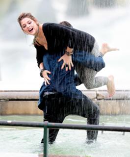 Ashley Greene feet photo thumbnail