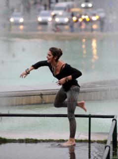 Ashley Greene feet photo thumbnail