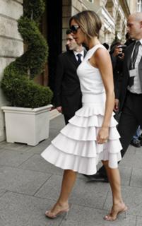 Victoria Beckham feet photo thumbnail