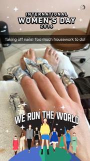 Heidi Montag feet photo thumbnail