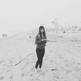 Mary Elizabeth Winstead feet photo thumbnail