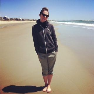 Mary Elizabeth Winstead feet photo thumbnail