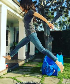 Jordana Brewster feet photo thumbnail