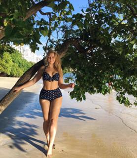 Iskra Lawrence feet photo thumbnail