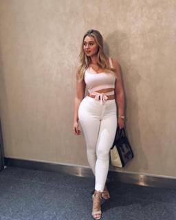 Iskra Lawrence feet photo thumbnail