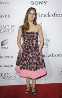 Jennifer Garner feet photo thumbnail