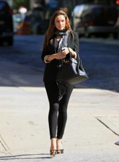 Kelly Brook feet photo thumbnail