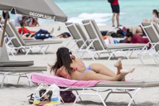 Claudia Romani feet photo thumbnail