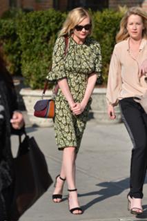 Kirsten Dunst feet photo thumbnail