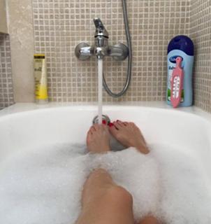 Daniela Katzenberger feet photo thumbnail