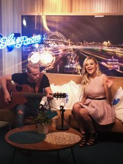 Kelsea Ballerini feet photo thumbnail