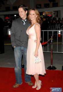 Jennifer Love Hewitt feet photo thumbnail