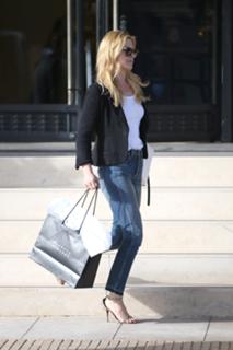 Ali Larter feet photo thumbnail