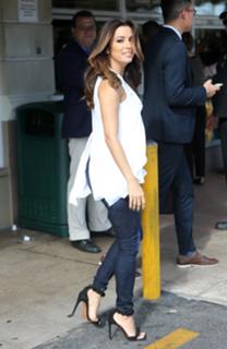 Eva Longoria feet photo thumbnail