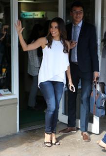 Eva Longoria feet photo thumbnail