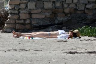 Lana Del Rey feet photo thumbnail