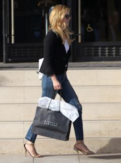 Ali Larter feet photo thumbnail