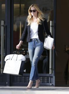 Ali Larter feet photo thumbnail