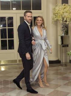 Blake Lively feet photo thumbnail