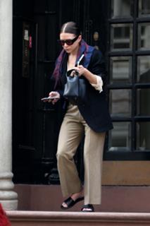 Ashley Olsen feet photo thumbnail