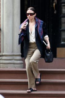 Ashley Olsen feet photo thumbnail