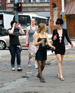 Krysten Ritter feet photo thumbnail