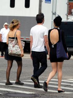 Krysten Ritter feet photo thumbnail